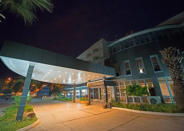 Ayma Beach 库萨达斯